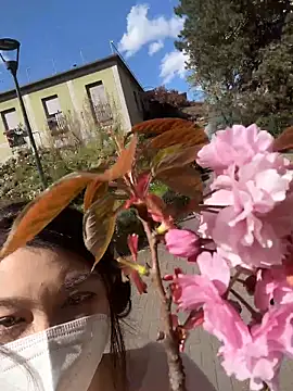 Snapshot of fioralba chatting on March 30, 1:23 pm fioralba online show from March 30, 1:23 pm