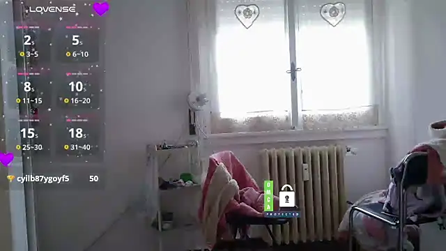 Snapshot of fioralba chatting on April 9, 10:31 am fioralba online show from April 9, 10:31 am
