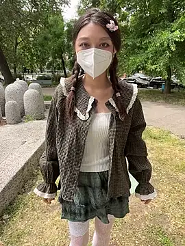 Snapshot of fioralba chatting on May 3, 11:27 am fioralba online show from May 3, 11:27 am
