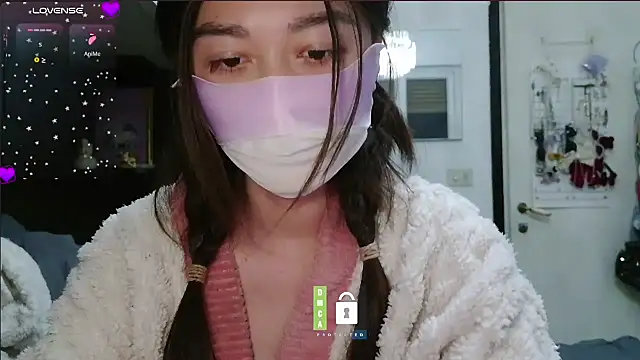 Snapshot of fioralba chatting on May 8, 12:38 am fioralba online show from May 8, 12:38 am