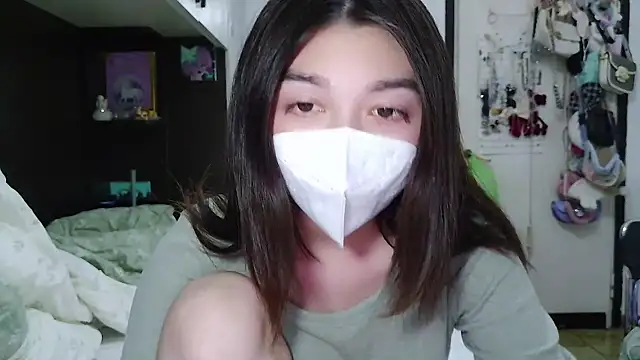 Snapshot of fioralba chatting on May 22, 10:15 pm fioralba online show from May 22, 10:15 pm