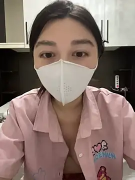 Snapshot of fioralba chatting on May 31, 9:49 pm fioralba online show from May 31, 9:49 pm
