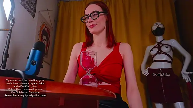 Snapshot of Giantess_Eva chatting on November 24, 6:18 pm Giantess Eva online show from November 24, 6:18 pm