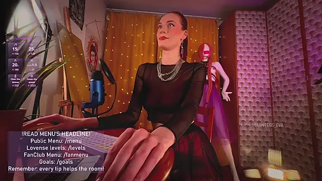 Snapshot of Giantess_Eva chatting on April 17, 4:10 pm Giantess Eva online show from April 17, 4:10 pm
