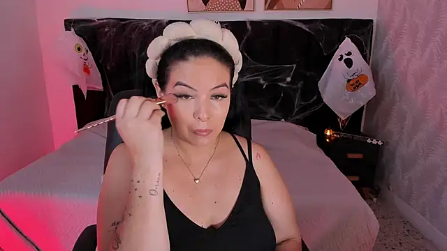 Snapshot of camiladuke7 chatting on October 28, 7:38 pm camiladuke7 online show from October 28, 7:38 pm