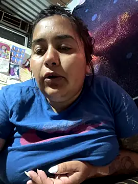 Snapshot of Ayee23-3 chatting on November 27, 11:23 am Ayee23-3 online show from November 27, 11:23 am