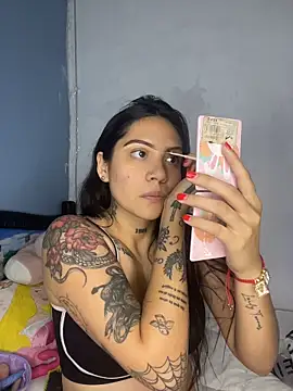 Snapshot of liahouses chatting on November 9, 12:09 am liahouses online show from November 9, 12:09 am