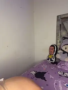 Snapshot of liahouses chatting on March 21, 12:04 am liahouses online show from March 21, 12:04 am