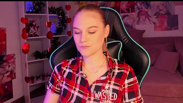 AriaWell online show from December 14, 9:25 am