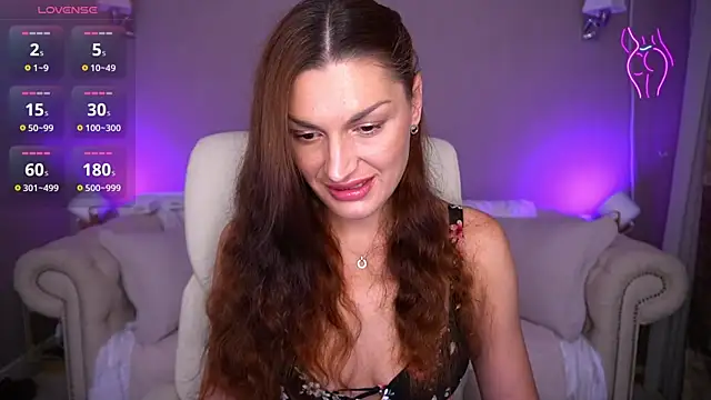 EllaGoldenn online show from October 3, 8:39 pm