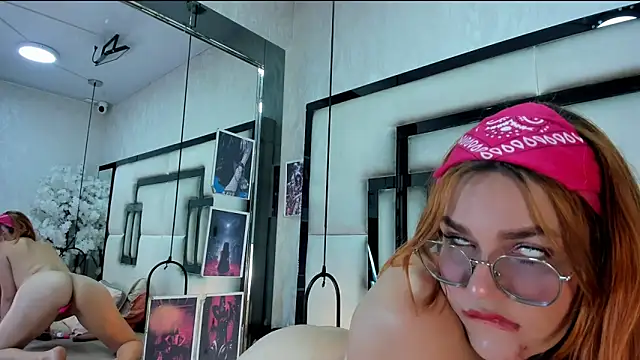 Snapshot of SerenaWild1 chatting on March 27, 8:26 am SerenaWild1 online show from March 27, 8:26 am