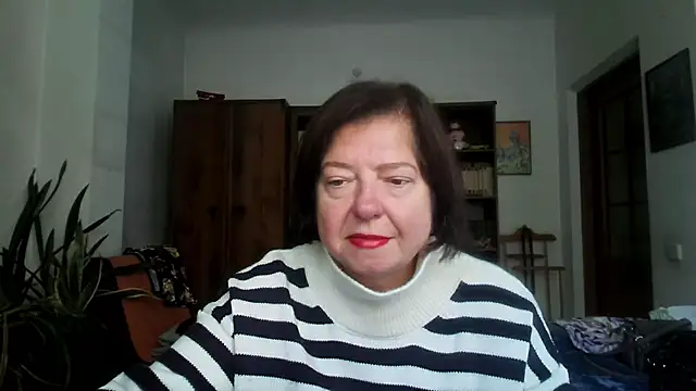 Snapshot of Violet_Pulse chatting on October 4, 9:07 am Violet Pulse online show from October 4, 9:07 am