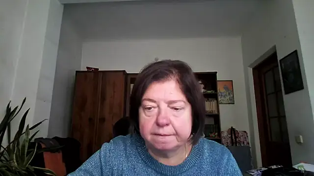 Snapshot of Violet_Pulse chatting on October 13, 9:53 am Violet Pulse online show from October 13, 9:53 am