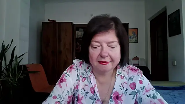 Snapshot of Violet_Pulse chatting on October 31, 9:32 am Violet Pulse online show from October 31, 9:32 am