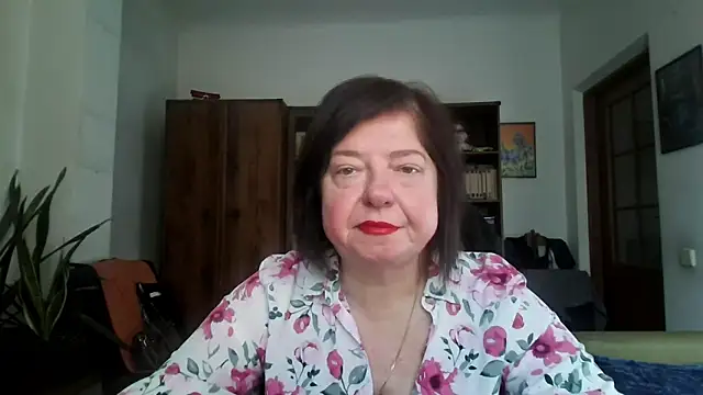 Snapshot of Violet_Pulse chatting on February 23, 9:06 am Violet Pulse online show from February 23, 9:06 am