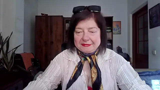 Snapshot of Violet_Pulse chatting on March 5, 8:43 am Violet Pulse online show from March 5, 8:43 am