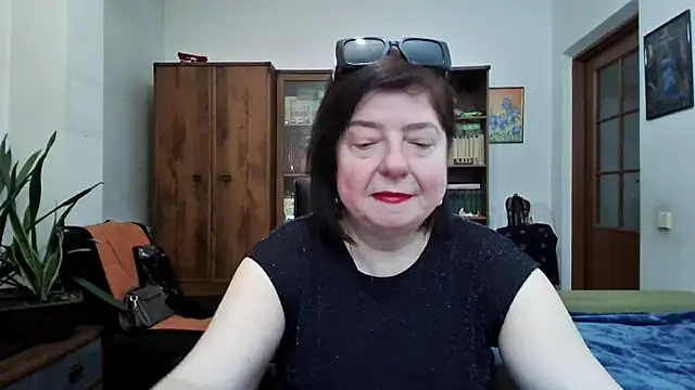 Snapshot of Violet_Pulse chatting on March 19, 9:46 am Violet Pulse online show from March 19, 9:46 am
