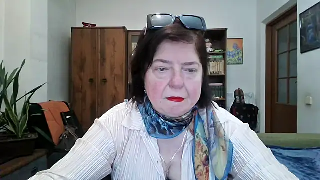 Snapshot of Violet_Pulse chatting on March 20, 3:06 pm Violet Pulse online show from March 20, 3:06 pm