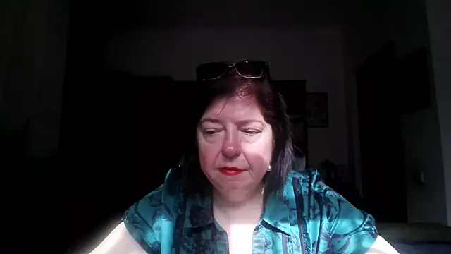 Snapshot of Violet_Pulse chatting on April 3, 6:55 am Violet Pulse online show from April 3, 6:55 am