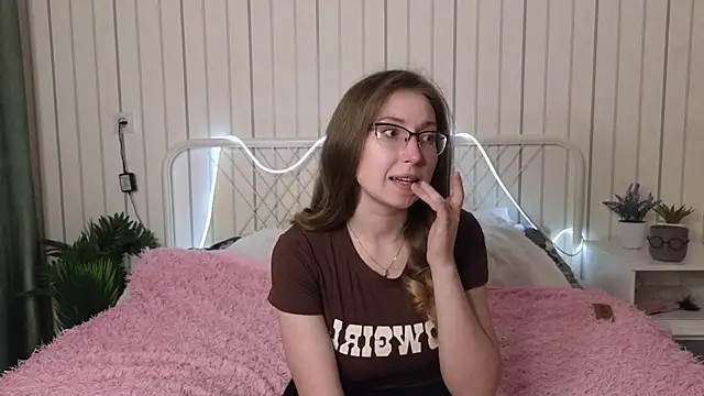 Snapshot of DaliaRadtke chatting on October 5, 6:06 pm DaliaRadtke online show from October 5, 6:06 pm