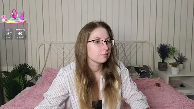 Snapshot of DaliaRadtke chatting on October 9, 8:07 pm DaliaRadtke online show from October 9, 8:07 pm