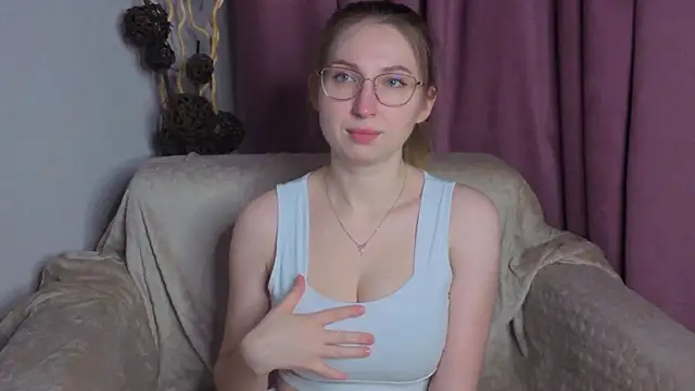 Snapshot of DaliaRadtke chatting on November 19, 6:19 pm DaliaRadtke online show from November 19, 6:19 pm