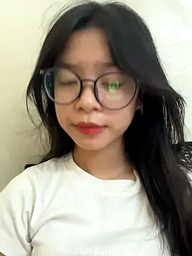 Snapshot of mau15_ chatting on September 24, 8:06 am mau15 online show from September 24, 8:06 am