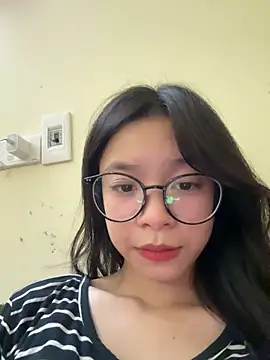 Snapshot of mau15_ chatting on September 27, 2:00 pm mau15 online show from September 27, 2:00 pm