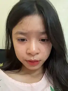 Snapshot of mau15_ chatting on October 7, 12:24 pm mau15 online show from October 7, 12:24 pm