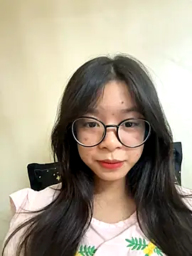 Snapshot of mau15_ chatting on October 22, 9:42 am mau15 online show from October 22, 9:42 am