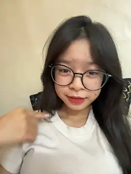 Snapshot of mau15_ chatting on October 31, 6:25 am mau15 online show from October 31, 6:25 am