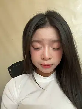 Snapshot of mau15_ chatting on November 5, 10:04 am mau15 online show from November 5, 10:04 am