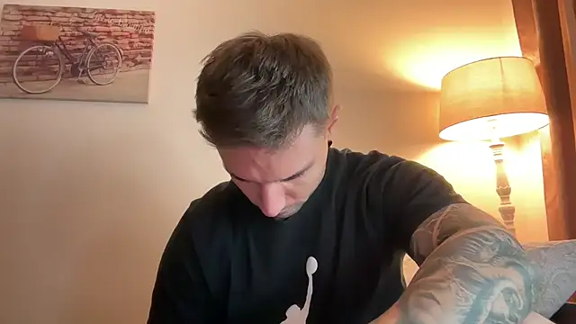 Larsskeet online show from October 17, 1:35 pm