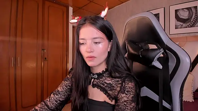 Snapshot of HaathorX chatting on December 3, 2:48 pm HaathorX online show from December 3, 2:48 pm