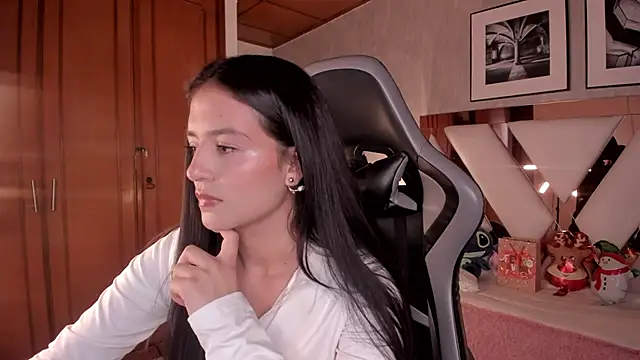 Snapshot of HaathorX chatting on December 14, 10:14 pm HaathorX online show from December 14, 10:14 pm