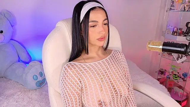 Oli Mcneil online show from November 22, 12:04 pm