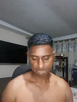 Snapshot of kingVibeX chatting on October 31, 8:32 pm kingVibeX online show from October 31, 8:32 pm