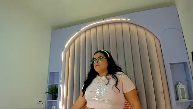 ZairaSmith   online show from September 23, 2:03 am