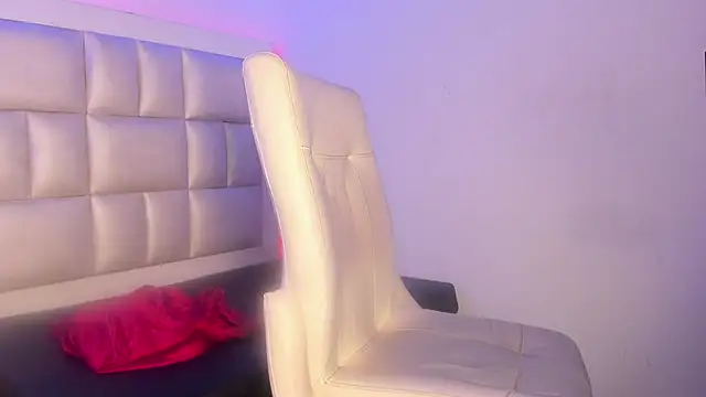 Snapshot of peyton__wat chatting on November 24, 11:54 am peyton wat online show from November 24, 11:54 am