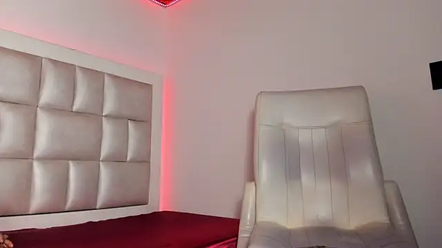 Snapshot of peyton__wat chatting on November 28, 11:57 am peyton wat online show from November 28, 11:57 am