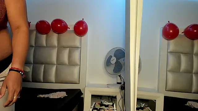 Snapshot of peyton__wat chatting on March 5, 12:12 pm peyton wat online show from March 5, 12:12 pm