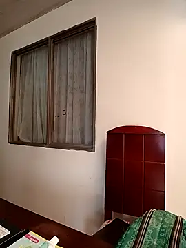 Snapshot of ANDREA-10_ chatting on October 4, 1:31 pm ANDREA-10 online show from October 4, 1:31 pm