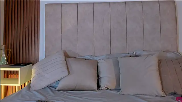 Snapshot of Lauraa_saenz11 chatting on November 4, 6:18 pm Lauraa saenz11 online show from November 4, 6:18 pm