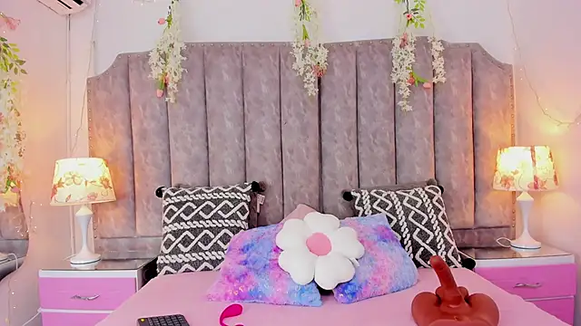 JadeBennett  online show from October 25, 4:31 am