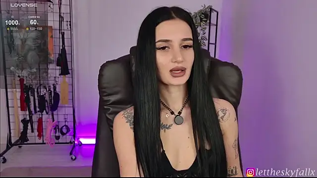 lettheskyfallx online show from April 1, 9:34 pm