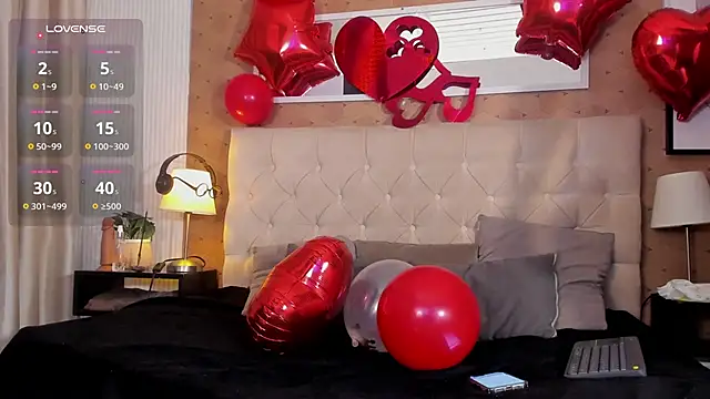 Snapshot of liam_twiink chatting on February 15, 3:36 am liam twiink online show from February 15, 3:36 am