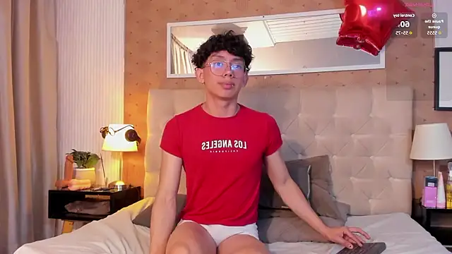 Snapshot of liam_twiink chatting on March 7, 3:25 am liam twiink online show from March 7, 3:25 am