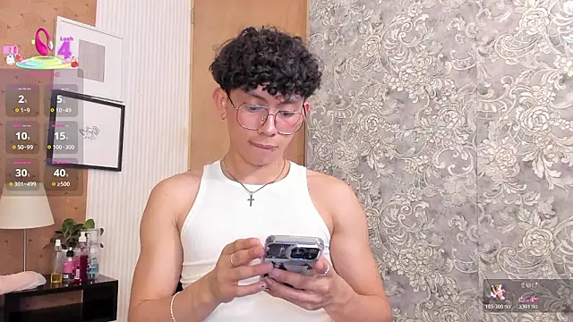 Snapshot of liam_twiink chatting on March 14, 3:12 am liam twiink online show from March 14, 3:12 am