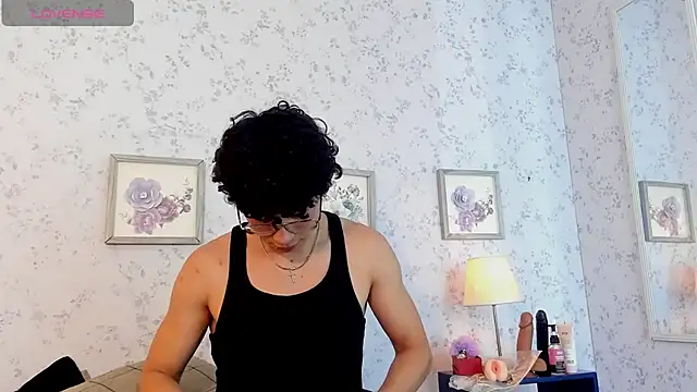 Snapshot of liam_twiink chatting on March 27, 7:24 pm liam twiink online show from March 27, 7:24 pm