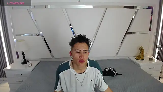 oblivionlove online show from February 2, 12:59 pm